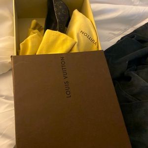 Louis Vuitton peep toe pump. Worn once.